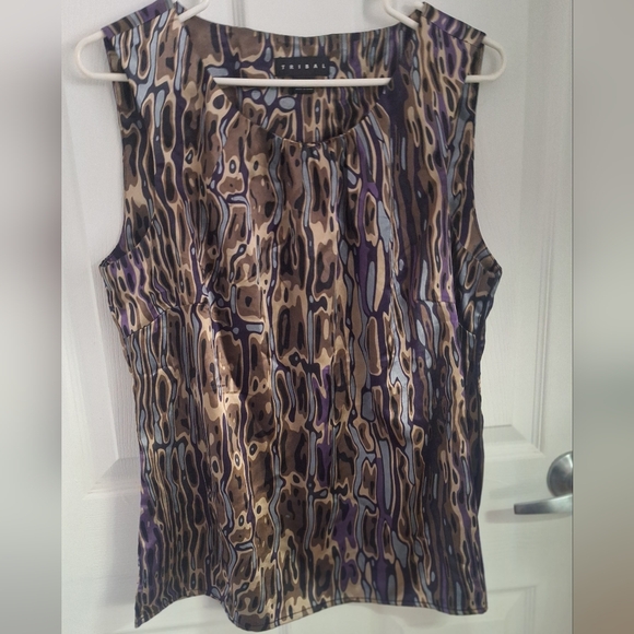 🩷 Tribal Satin top - Picture 1 of 5